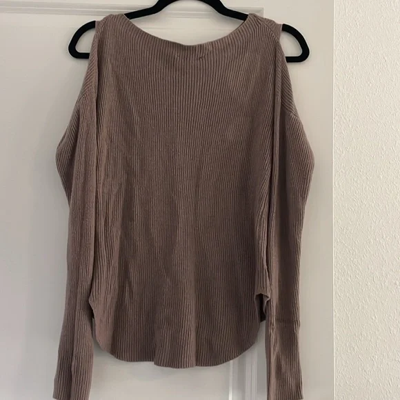 Express Cold Shoulder Sweater - Picture 4 of 4